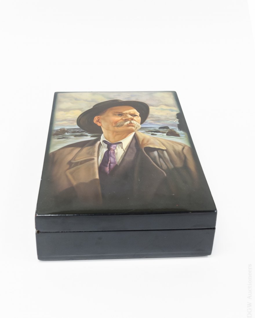 1950s Nalimov Russian Fedoskino Lacquer Box. (1 of 7)