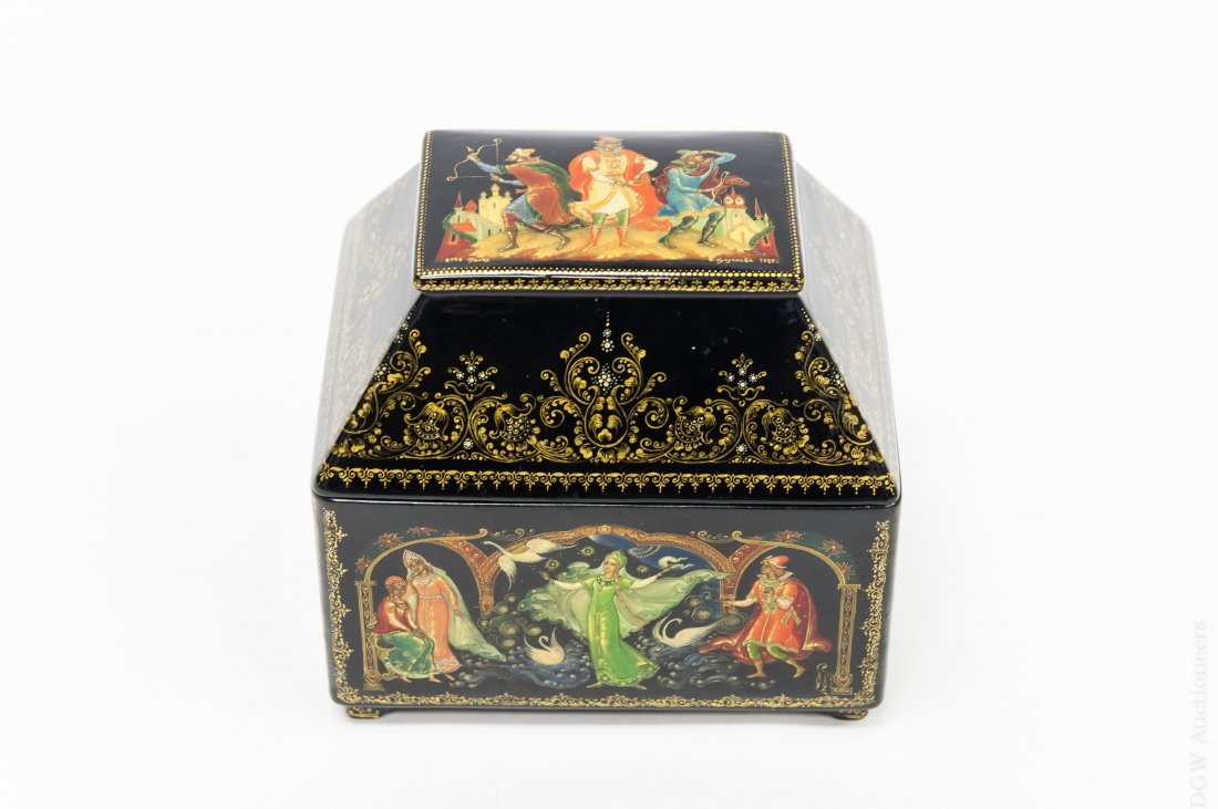 Kukulieva Russian Palekh Lacquer Box. (1 of 10)