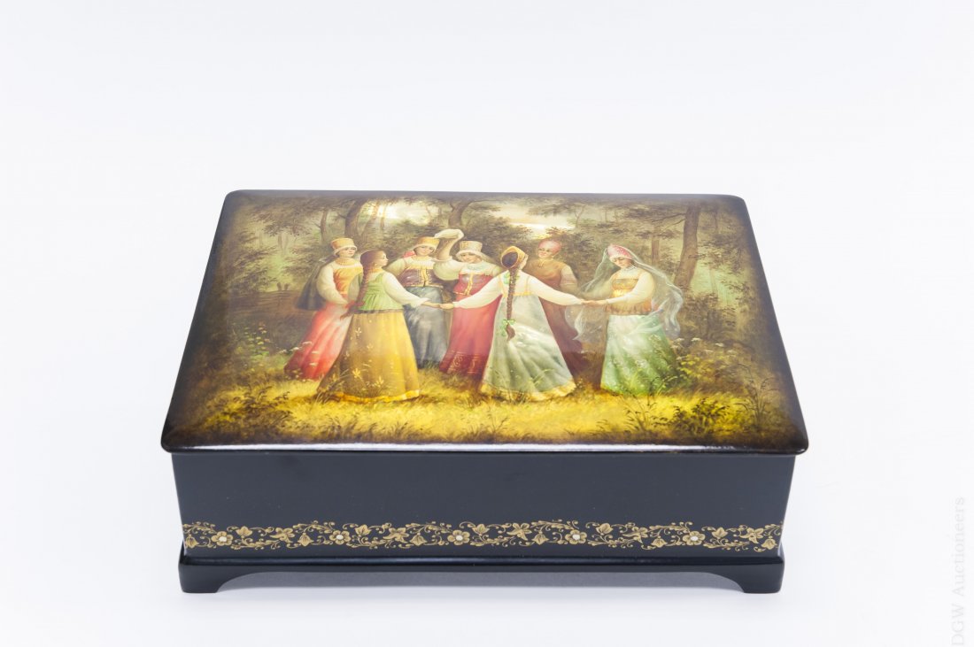 Fedoskino Russian Lacquer Box. (1 of 10)