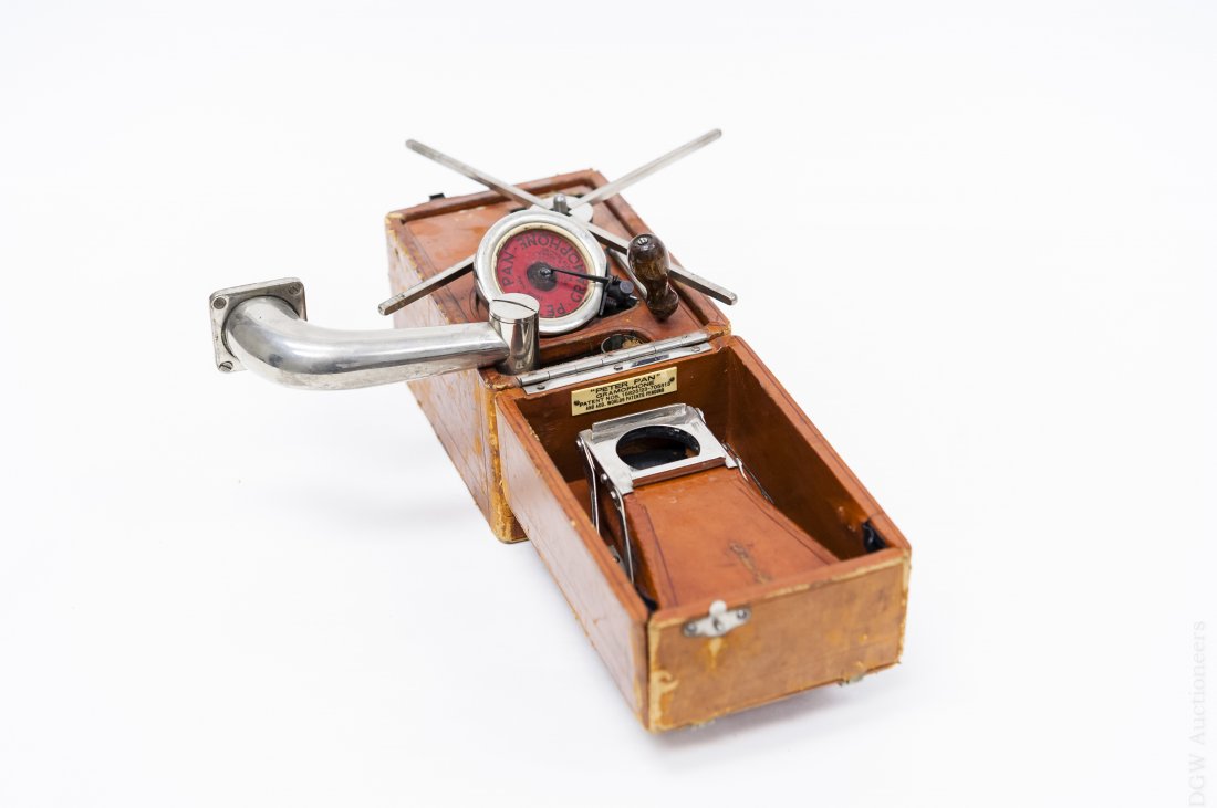Peter Pan Portable Gramophone, Cameraphone. (1 of 7)