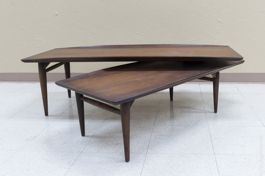 Mid 20th C. Swivel Pivot Coffee Table. (1 of 9)