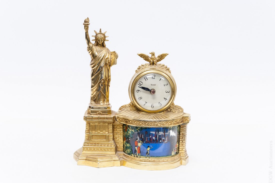1950s Statue of Liberty Clock. (1 of 9)