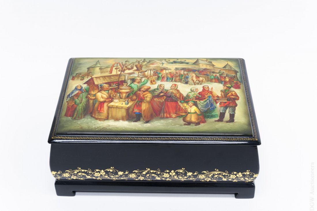 Large Fedoskino Russian Lacquer Box. (1 of 9)