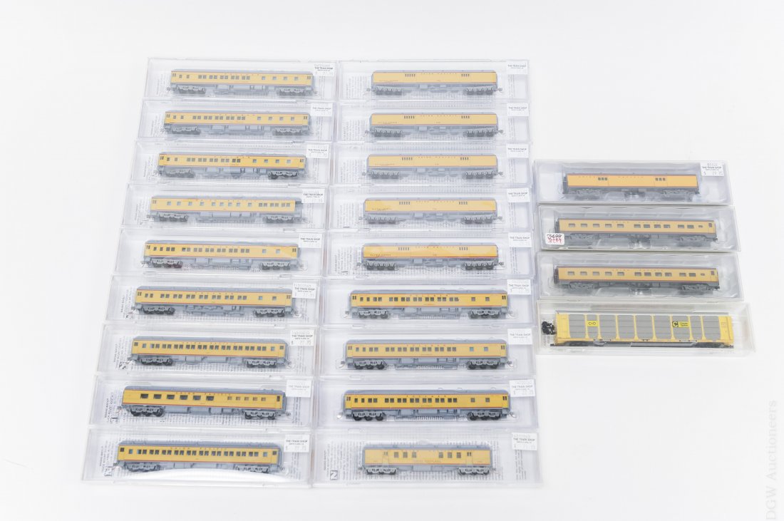 (22) N-Scale Micro-Trains Line and Walthers Carriages. (1 of 4)
