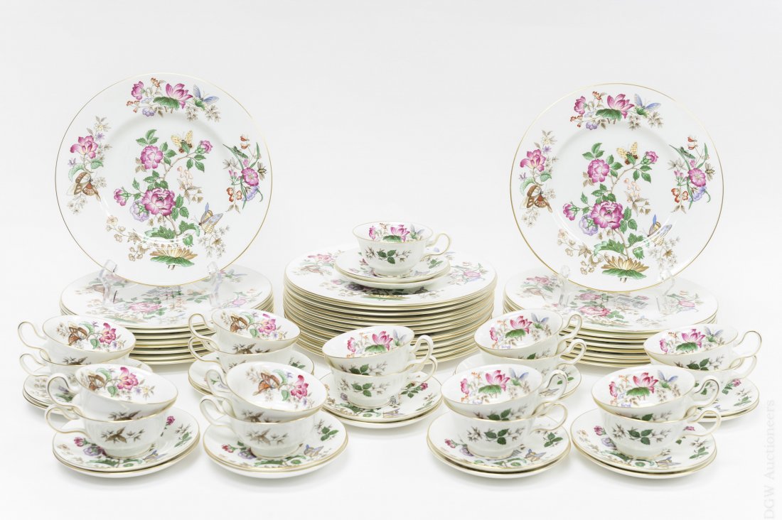 Wedgwood "Charnwood" Partial Dinner Service.: Wedgwood Bone China partial dinner service, "Charnwood" pattern, 68 pcs. (31 dinner plates, 18 cups and saucers, extra saucer).