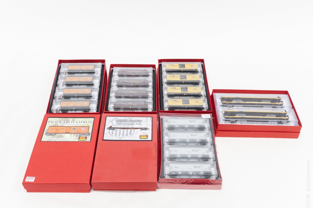 (7) Micro-Trains Line 'N' Scale Carriages. (1 of 5)