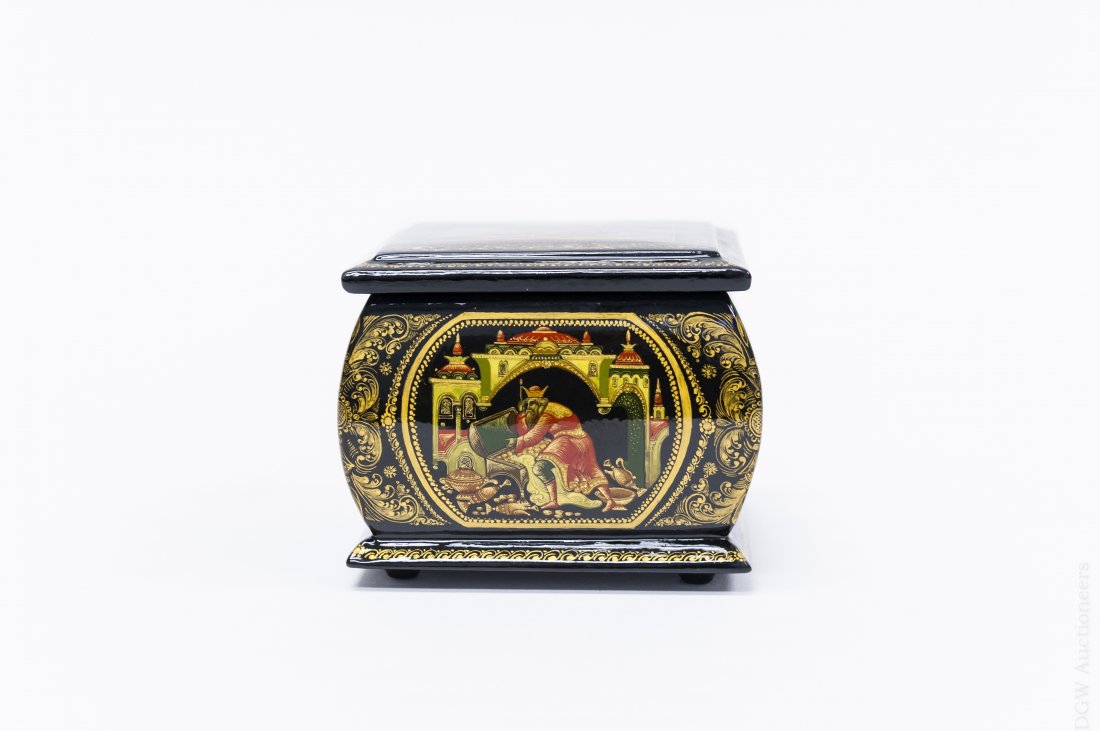 Palekh Russian Lacquer Box. (1 of 7)