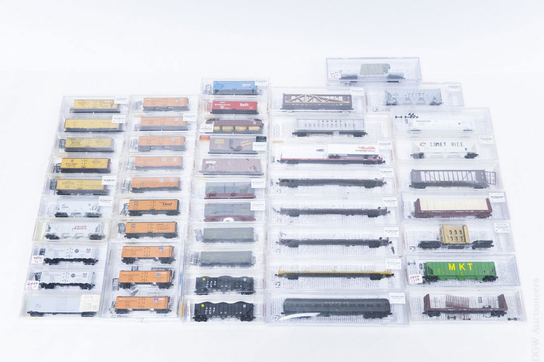 (46) Micro-Trains Line 'N' Scale Railroad Carriages. (1 of 4)