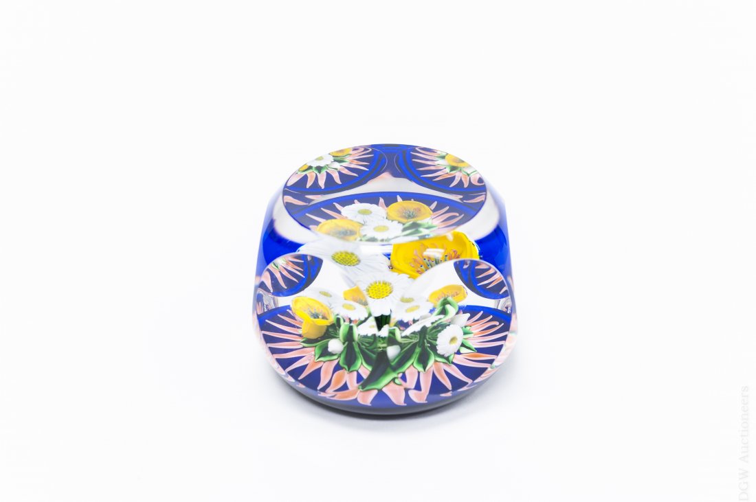 Saint-Louis "Les Petites Marguerites" Paperweight. (1 of 9)