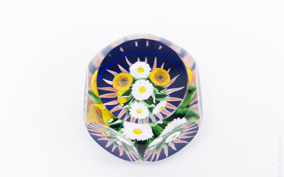 Saint-Louis "Les Petites Marguerites" Paperweight. (1 of 6)