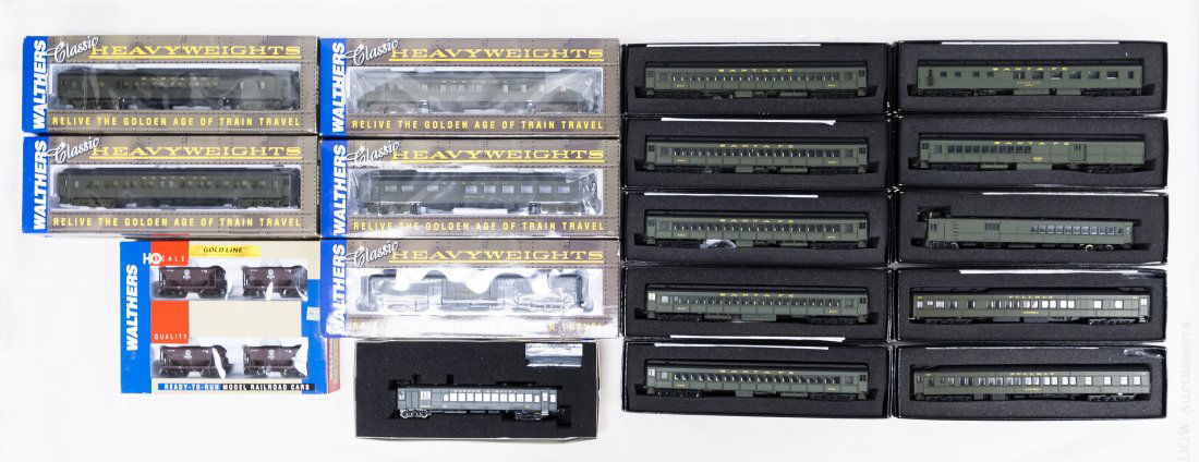 (22) 'HO' Scale Model Railroad Cars. (1 of 3)