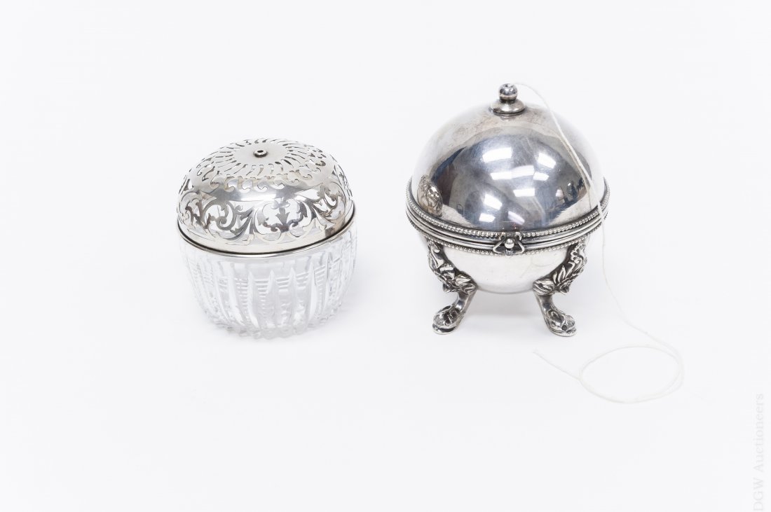 (2) Vintage String Holders. (1 of 6)