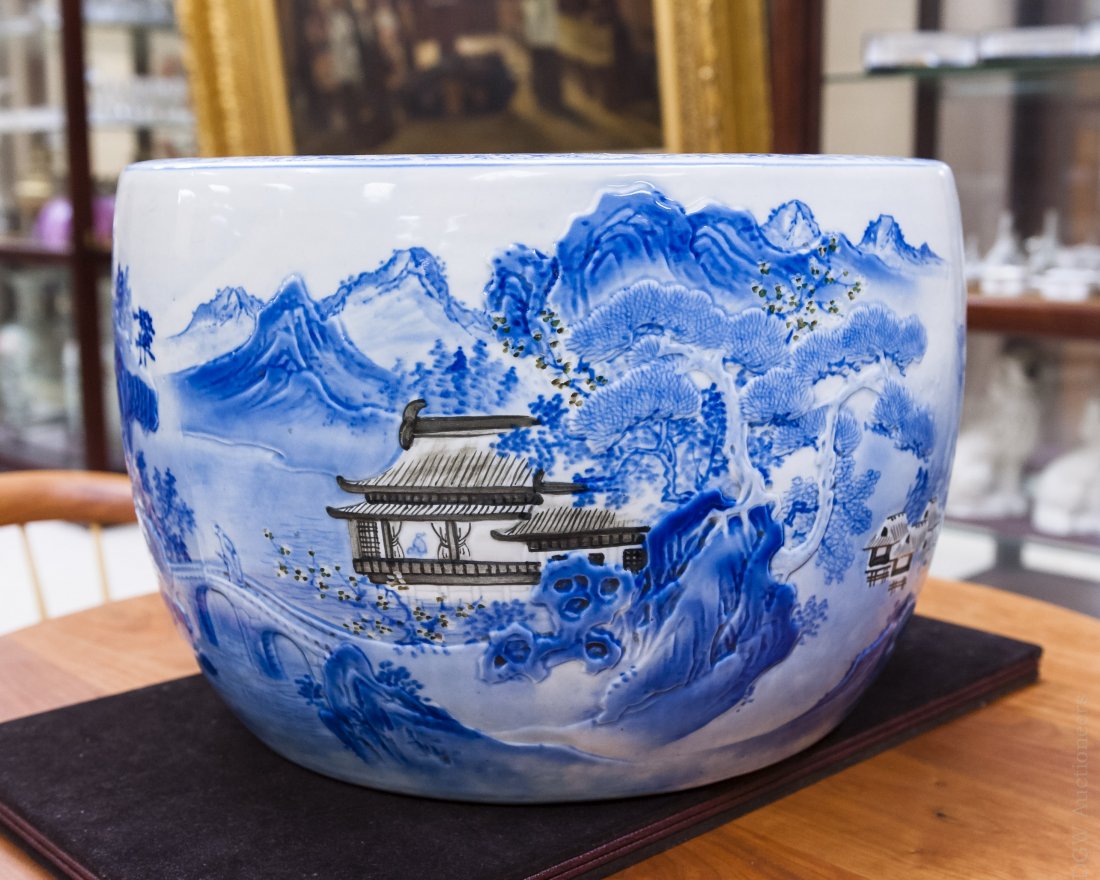 Asian Blue and White Porcelain Planter. (1 of 6)