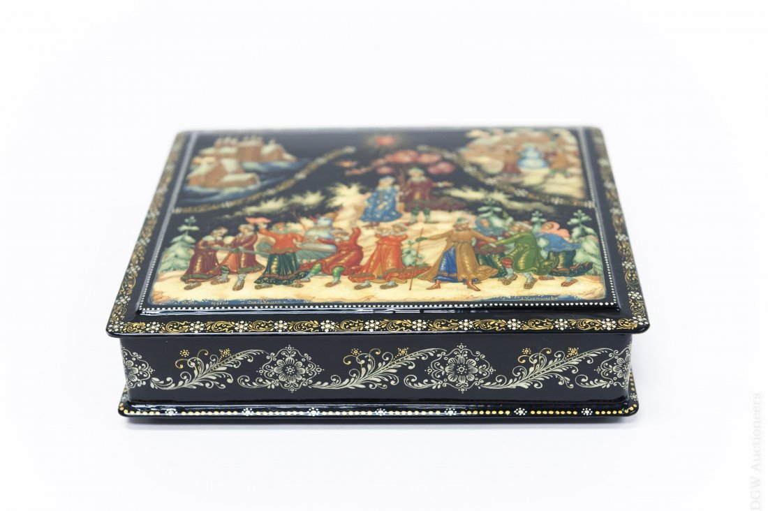Palekh Russian Lacquer Box. (1 of 8)