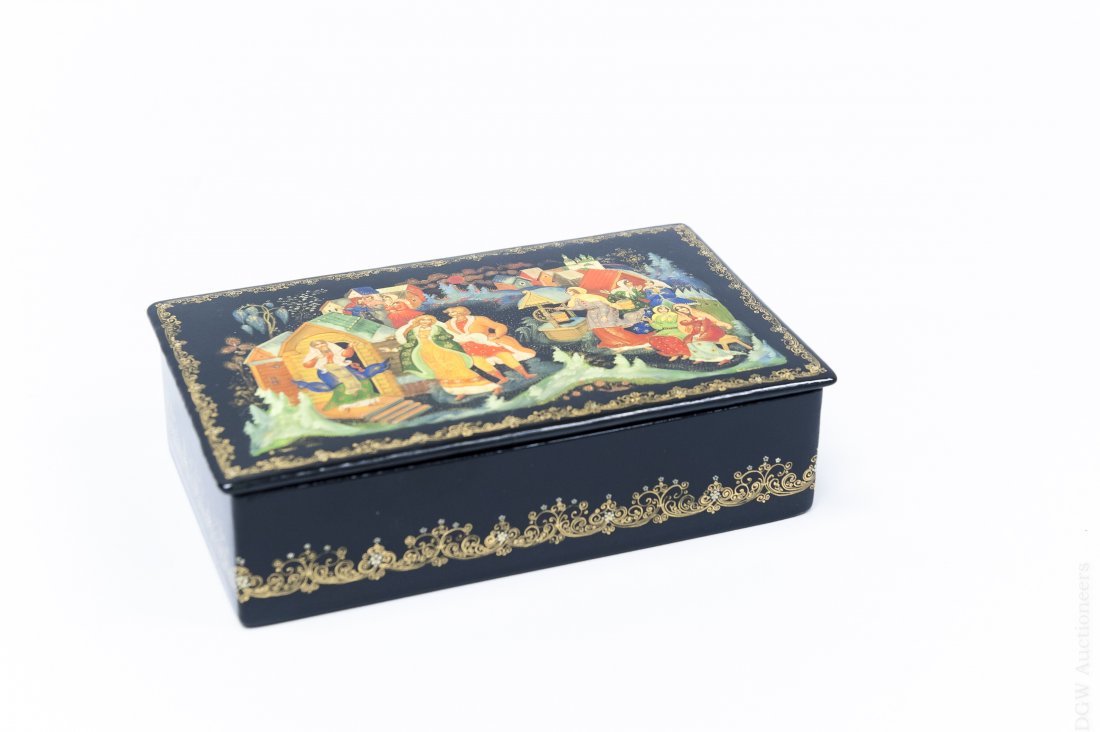 Volkov Palekh Russian Lacquer Box. (1 of 7)
