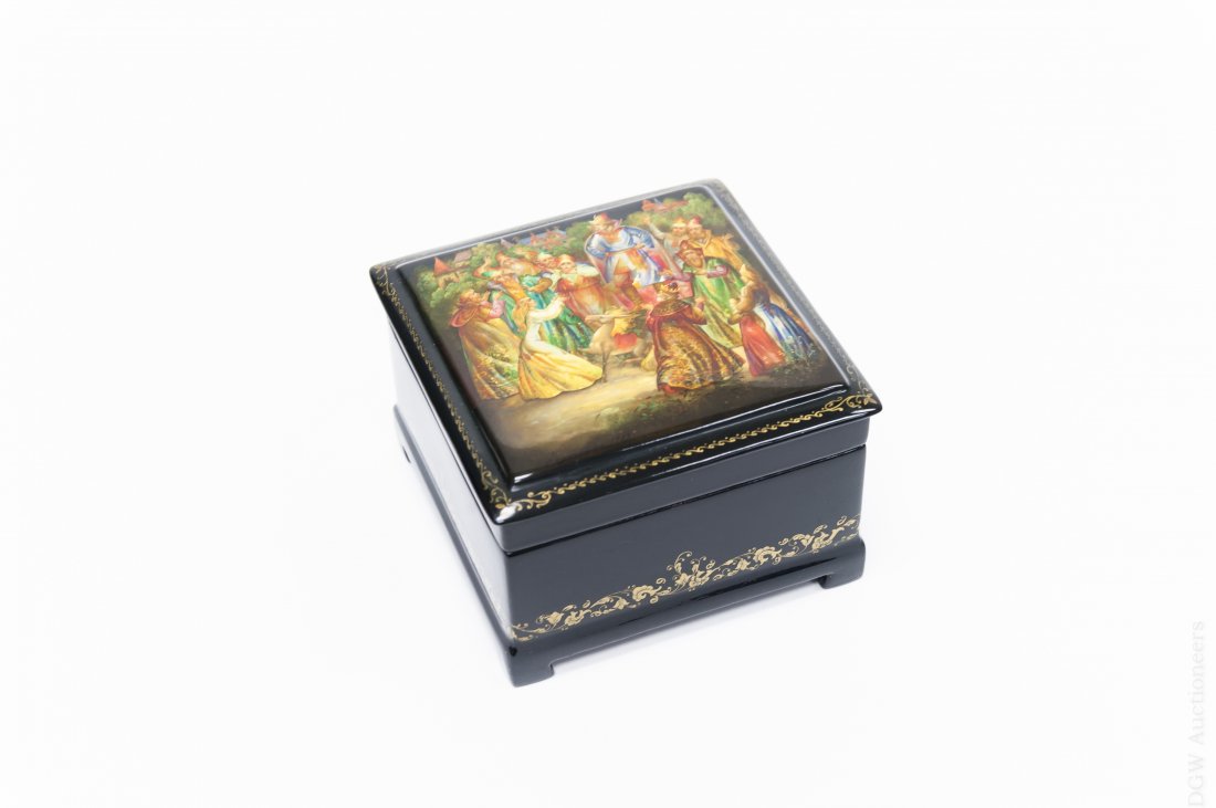 Fedoskino Russian Lacquer box, Enchanted Pony. (1 of 7)