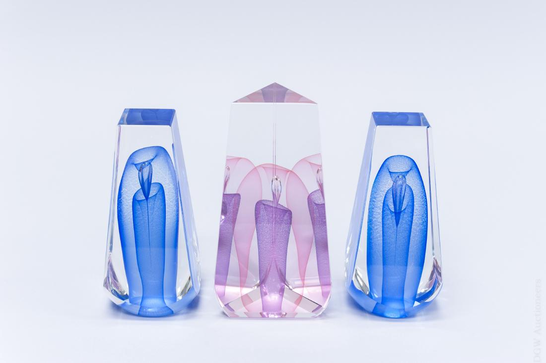 (3) Ed Kachurik Art Glass Paperweights. (1 of 6)