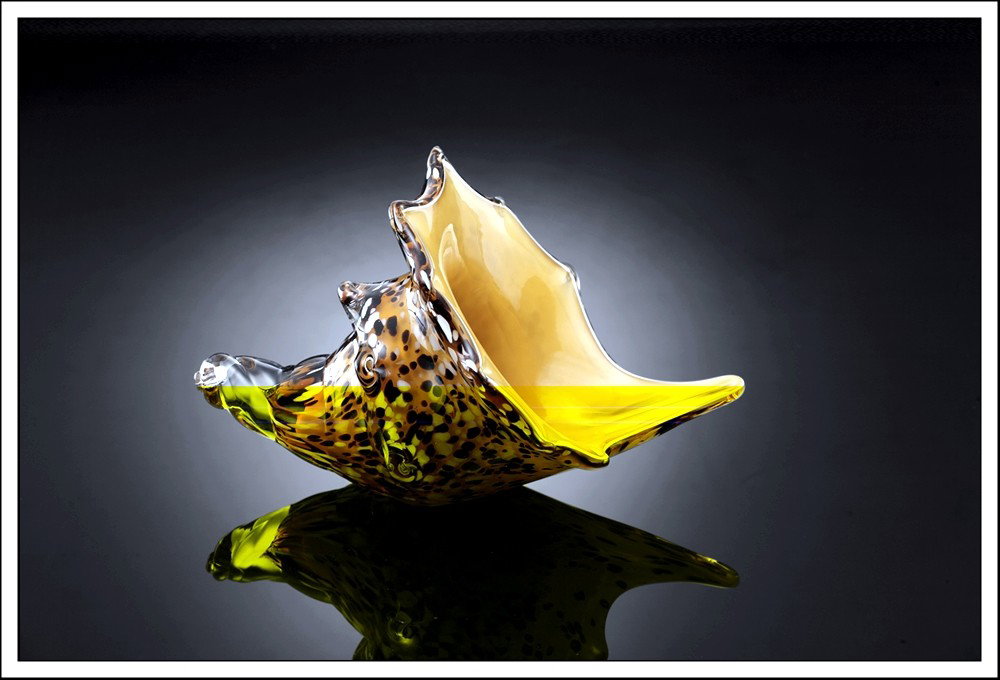 ART GLASS BROWN MUREX SHELL: Art Glass Brown Murex Shell - Size: 5"H 8.5"W 6"D - Lbs: 2.5