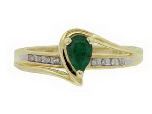 EMERALD RING