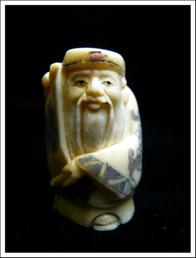 ANTIQUE BONE JAPANESE NETSUKE: This Is Japanese Netsuke. All Hand Carved From Real Bone. Hand Painted With Signature On The Bottom. There Are 2 Holes On The Back, Which Is Used For Hanging. Very Detailed. - Long: 1.5", Deep: 1", Hi