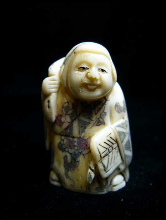 ANTIQUE BONE JAPANESE NETSUKE: Antique Bone Japanese Netsuke - This Is Japanese Netsuke. All Hand Carved From Real Bone. Hand Painted With Signature On The Bottom. There Are 2 Holes On The Back, Which Is Used For Hanging. Very Deta