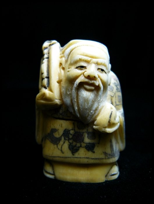 2" ANTIQUE BONE NETSUKE: 2" ANTIQUE BONE NETSUKE - This Is Japanese Netsuke. All Hand Carved From Real Bone. Hand Painted With Signature On The Bottom. There Are 2 Holes On The Back, Which Is Used For Hanging. Very Detailed. 
