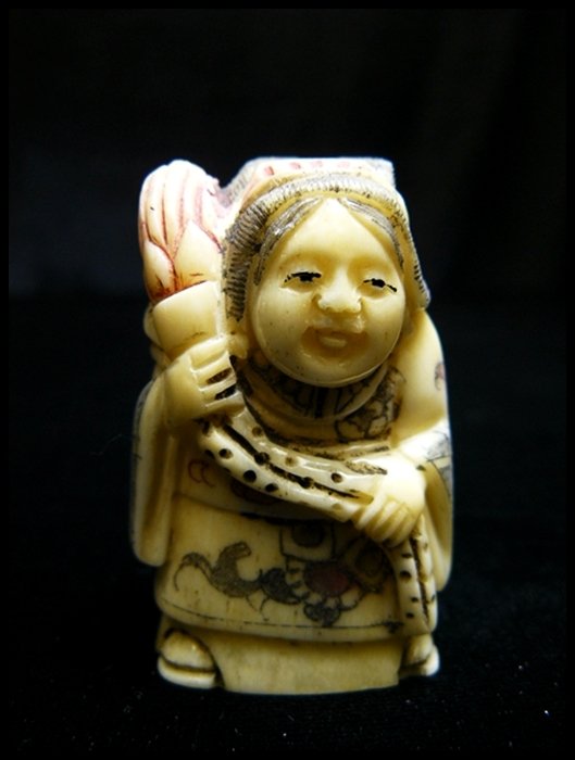 2" ANTIQUE BONE NETSUKE: 2" ANTIQUE BONE NETSUKE - This Is Japanese Netsuke. All Hand Carved From Real Bone. Hand Painted With Signature On The Bottom. There Are 2 Holes On The Back, Which Is Used For Hanging. Very Detailed. 