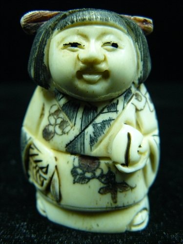 2" ANTIQUE BONE NETSUKE: 2" Antique Bone Netsuke - 1"X1.5"X2" - This Is A Very Beautifully Carved Netsuke. All Hand Carved From One Solid Piece Of Solid Bone. Hand Painted With Signature On The Bottom. There Are 2 Holes On Th