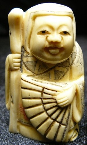 2" ANTIQUE BONE NETSUKE: 2" Antique Bone Netsuke 1.5"X1"X2" This Is A Very Beautifully Carved Netsuke. All Hand Carved From One Solid Piece Of Solid Bone. Hand Painted With Signature On The Bottom. There Are 2 Holes On The Ba