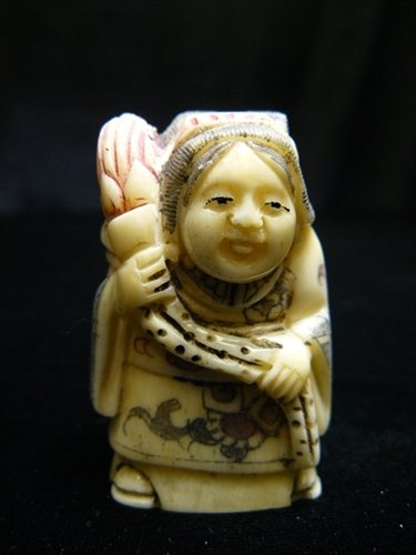 2" ANTIQUE BONE NETSUKE: 2" Antique Bone Netsuke 1"X1.5"X2" This Is A Very Beautifully Carved Netsuke. All Hand Carved From One Solid Piece Of Solid Bone. Hand Painted With Signature On The Bottom. There Are 2 Holes On The Ba