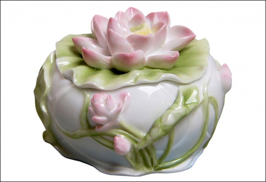 LOTUS FLOWER TRINKET BOX: Lotus Flower Trinket Box - Material - Fine Porcelain - Size - (l) 4 1/8