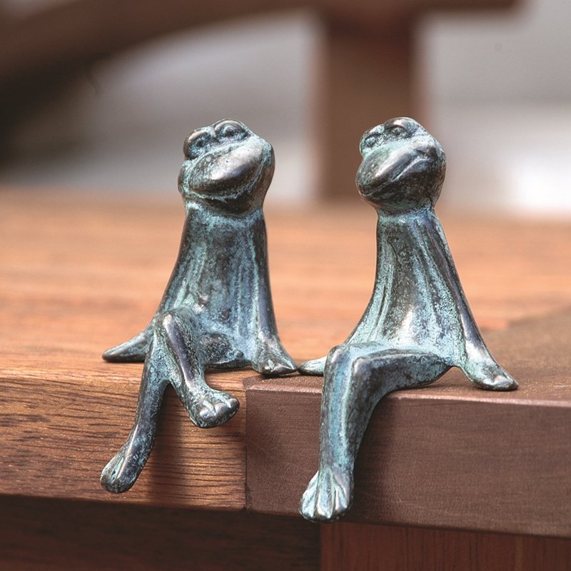 COURTING FROGS PR: Courting Frogs PR - Weight: 0.500 Lbs - Size: 3.5"H 2"W 2"D - Material: Brass