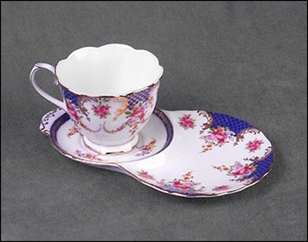 TEA AND CRUMPET SET: TEA AND CRUMPET SET