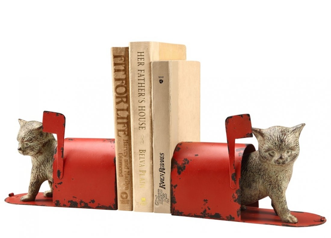 SPECIAL DELIVERY CAT BOOKENDS: Special Delivery Cat Bookends - Weight: 5.05 Lbs - Size: 5.5"H 8"W 3.5"D - Material: ALUMINUM