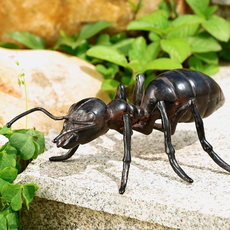 GARDEN GIANT ANT SCULPTURE: Garden Giant Ant Sculpture - Weight: 1.87 Lbs - Size: 3.5"H 10"W 8"D - Material: CAST IRON