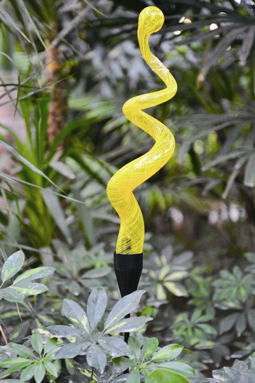 HAND BLOWN - SOLAR SPIRAL - YELLOW: Hand Blown Art Glass - Solar Spiral - Yellow - - This Is A Hand Blown One-of-a-kind Piece Of Art Glass. As Such, Color And Pattern Variations Should Be Expected.