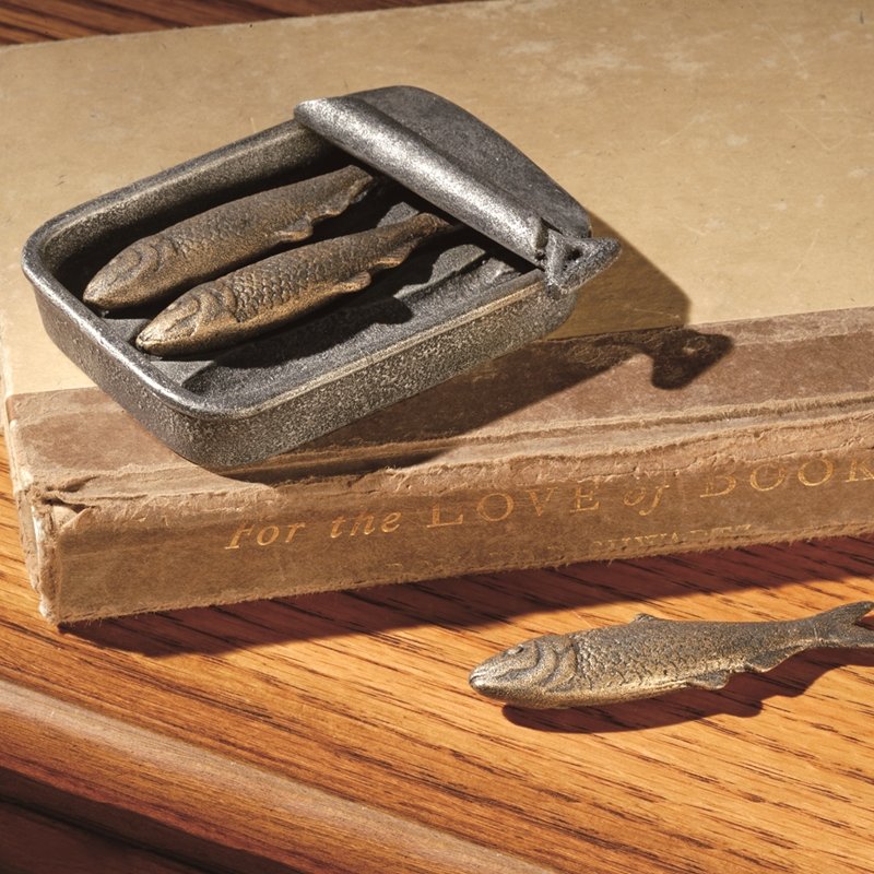 SARDINES IN TIN: Sardines in Tin - Weight: 0.5 Lbs - Size: 1"H 4"W 3"D - Material: ALUMINUM