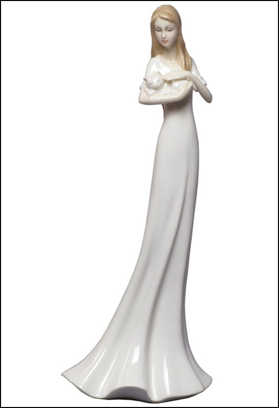 PURR: Purr - Material - Fine Porcelain - Size - (h) 8 7/8