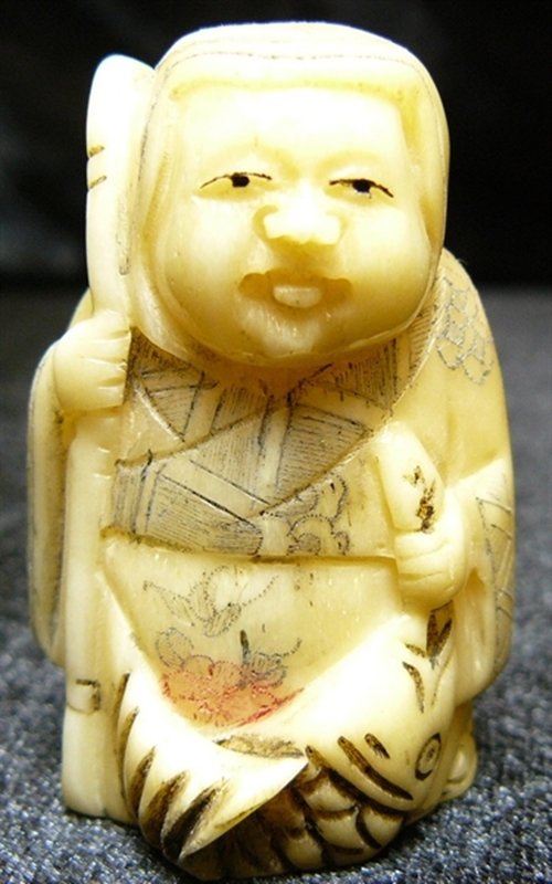 2" ANTIQUE BONE NETSUKE: 2" Antique Bone Netsuke - 1"x1.5"x2" - This Is Japanese Netsuke. All Hand Carved From One Solid Piece Of Cow Bone. Hand Painted With Signature On The Bottom. There Are 2 Holes On The Back, Which Is Us