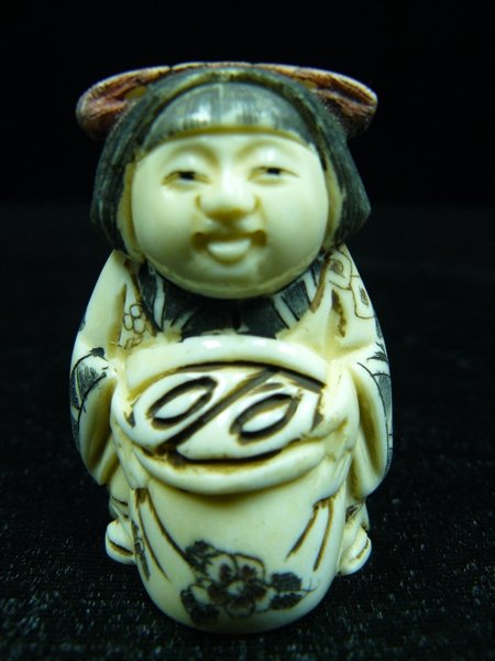 2" BONE NETSUKE: 2" Bone Netsuke - 1"x1.5"x2" - This Is Japanese Netsuke. All Hand Carved From One Solid Piece Of Bone. Hand Painted With Signature On The Bottom. There Are 2 Holes On The Back, Which Is Used For Hangi