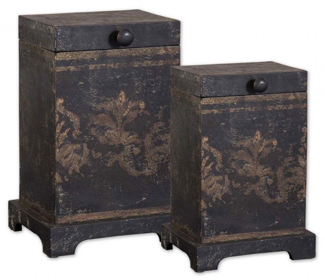 MELANI DECORATIVE BOXES, SET/2: MELANI DECORATIVE BOXES, SET/2 - PLANTATION GROWN MANGO WITH THE AGED BLACK AND GOLD HAND PAINTING. - THESE BOXES ARE MADE OF PLANTATION GROWN MANGO WOOD WITH THE AGED BLACK AND GOLD HAND PAINTING. SI