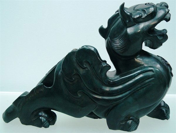 DARK GREEN ANCIENT PIXIU / KYLIN: Dark Green Ancient Pixiu / Kylin - Size: Long 15", Deep 6", High 11". Price For One Piece Only, Not For A Pair. - N Ancient Chinese Creature Named Pixiu Or Kylin. It Is Made From One Solid Piece Of Ja