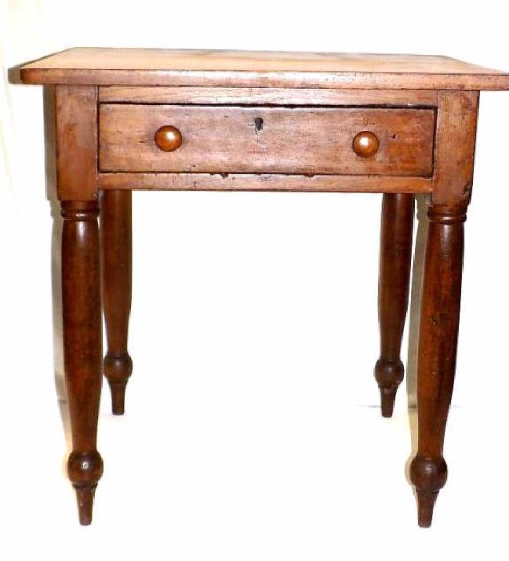 PRIMITIVE COLONIAL COUNTRY ONE DRAWER TABLE (1 of 4)
