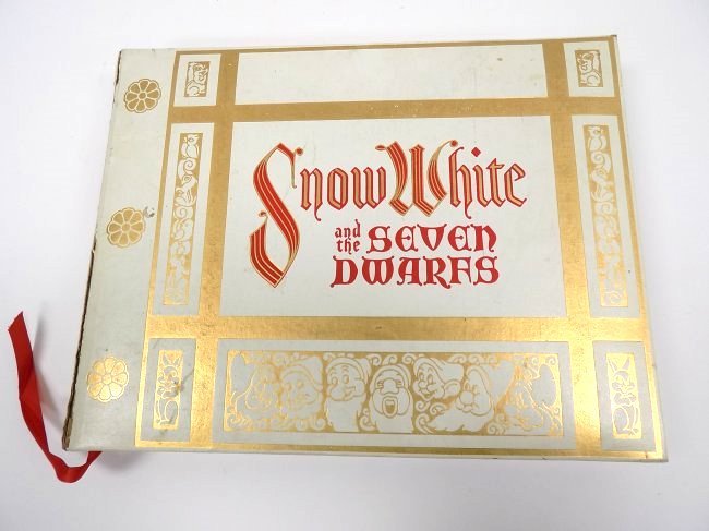DISNEY SNOW WHITE & THE SEVEN DWARFS FOLIO BOOK (1 of 7)
