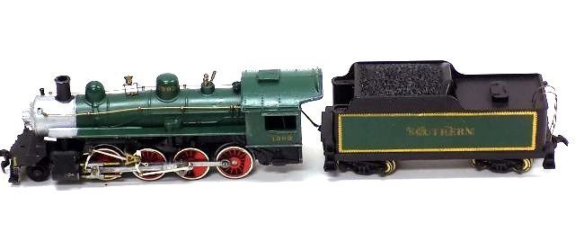 VARNEY HO SCALE GREEN LOCOMOTIVE TRAIN & CAR: Antique Varney HO Scale Green Steel Locomotive Train & Southern Car.