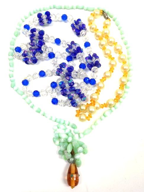 VINTAGE COSTUME JEWELRY NECKLACES LOT (1 of 2)