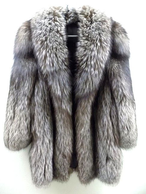 LUXURIOUS SILVER FOX FUR COAT W/ HEAD NECK SCARF (1 of 5)