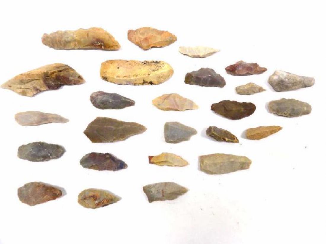 NATIVE AMERICAN INDIAN ARROW HEADS & TOOLS (1 of 1)