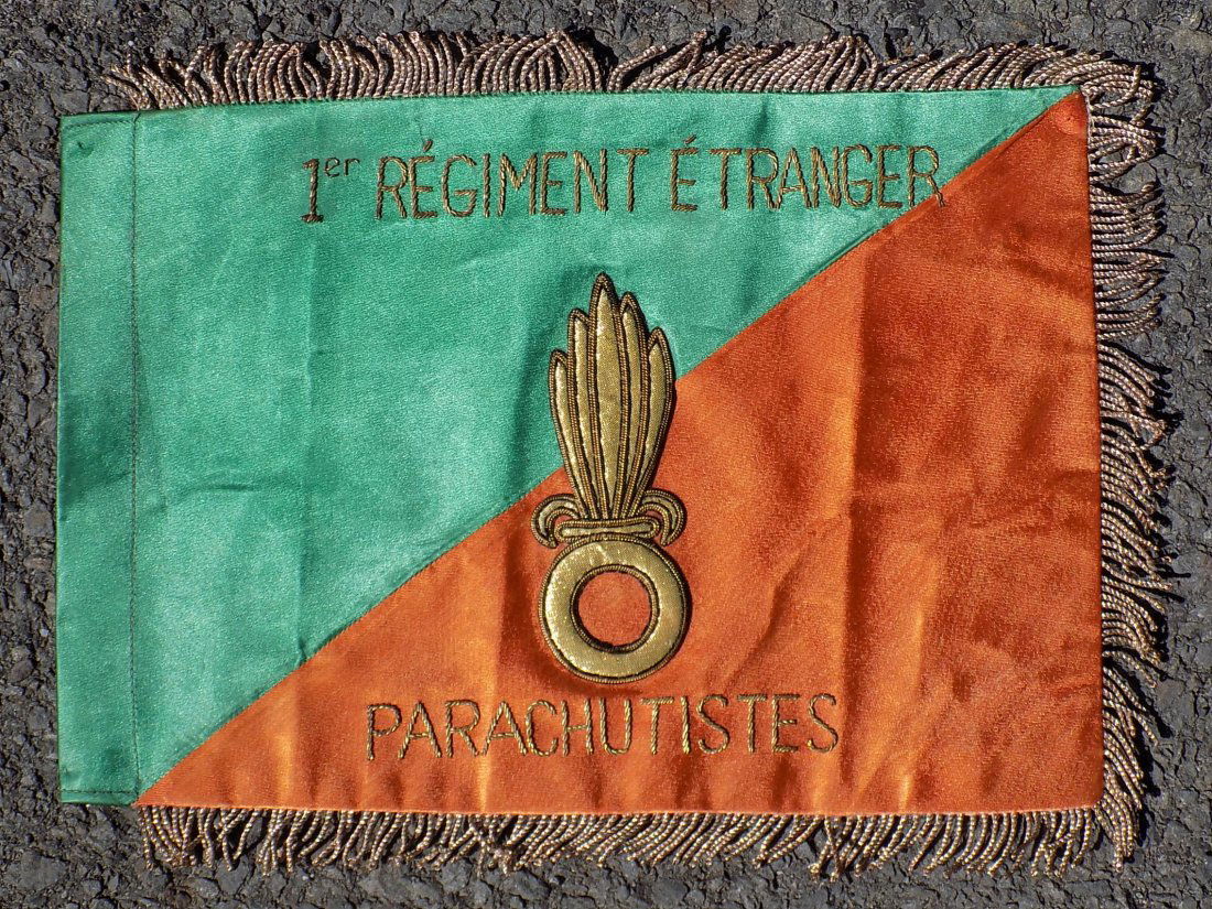 1ST REGIMENT ETRANGER PARACHUTISTES SILK FLAG (1 of 2)