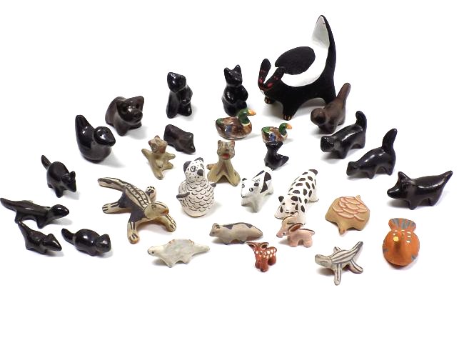 30 AMERICAN INDIAN MINIATURE POTTERY ANIMALS (1 of 5)